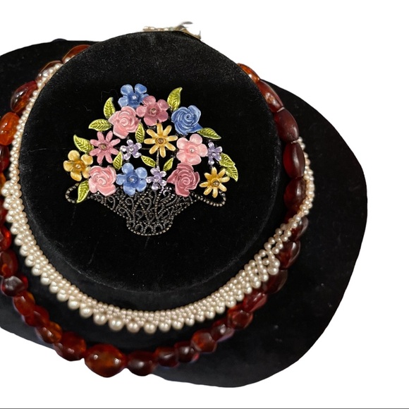 PRETTY FLOWERPOT PIN - Picture 6 of 16